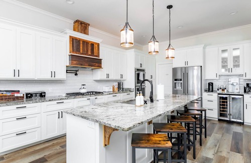 Chaplin House | Bourbon Speakeasy 6BR Estate · Hot Tub · Sleeps 14