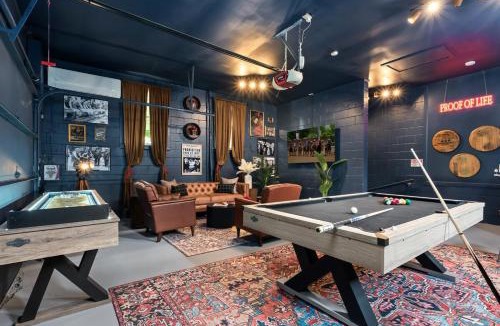 Frankfort House | Bourbon Trail Estate! Golf Sim, Speakeasy, 14