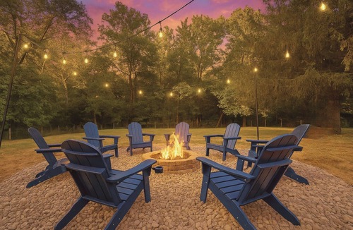 Waddy House | Bourbon Trail Estate - Theater, Games & Hot Tub