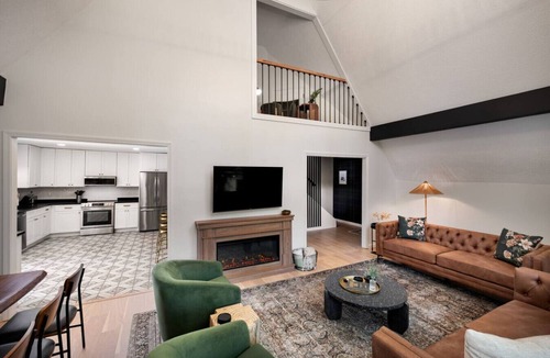 Frankfort House | Bourbon Trail*River Views*Hot Tub*Sauna*EVSE*WiFi