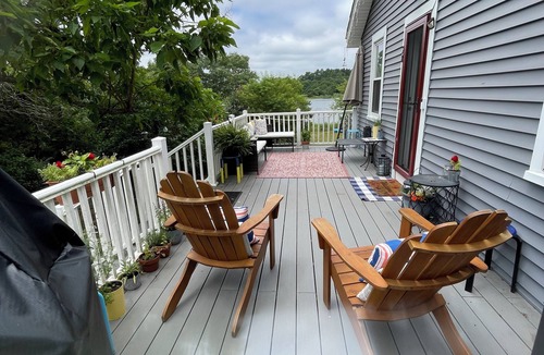 Wareham House | Breathtaking riverfront pet-friendly hideaway near beaches & downtown