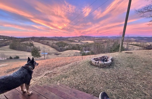 Laurel Springs Cabin | Breathtaking views 1-bedroom cabin in beautiful Laurel Springs