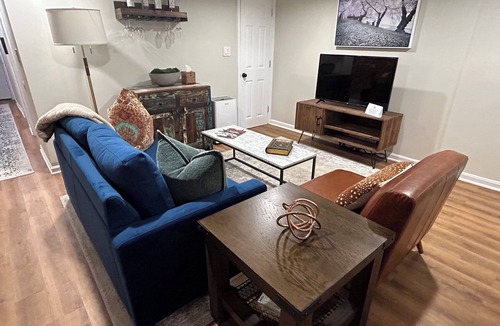 Trinidad Apartment | Brickside on the Boundary: A Cozy Basement Suite