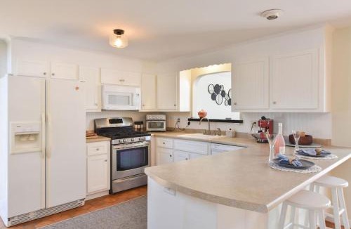 Marstons Mills House | Bright & Open Central A C Dog Friendly