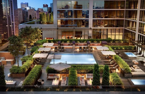 South Loop Apartment | Bright South Loop Studio w/Pool, BBQ & Gym, nr Grant Park, by Blueground