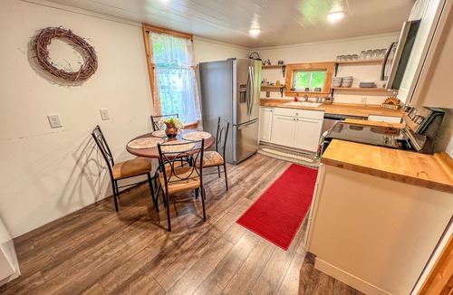 Jefferson Cottage | Bring the Pup to Mountain Jewel! Pet-Friendly, Perfect for Sept Adventures