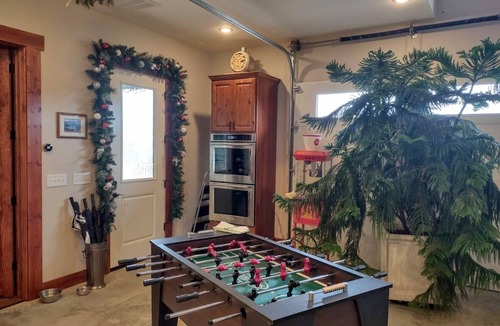 Burnsville House | Burnsville, NC - Awesome 40 Acre Retreat on the South Toe River