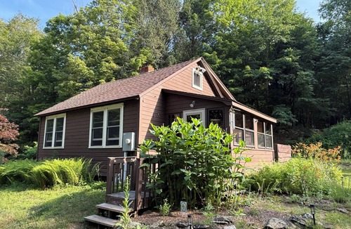 Otis Cabin | Butterfly Bungalow! Charming 2-bedroom Cabin and Studio in delightful Otis, MA