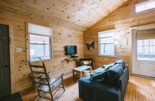Slade House | Butterfly Suite - NEW Hot Tub!