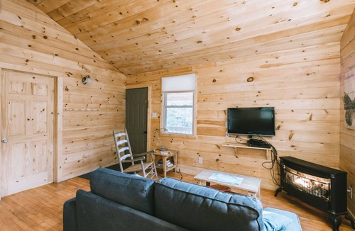 Slade House | Butterfly Suite - NEW Hot Tub!
