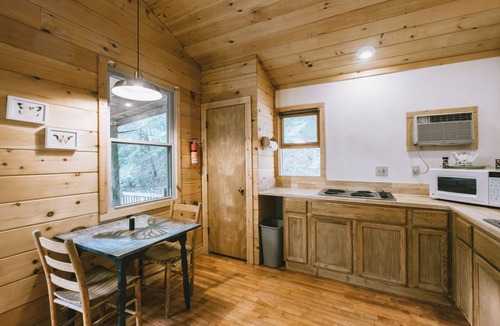 Slade House | Butterfly Suite - NEW Hot Tub!