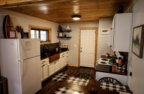 Butler Cabin | CABIN AT THE COVE at Watauga Lake!