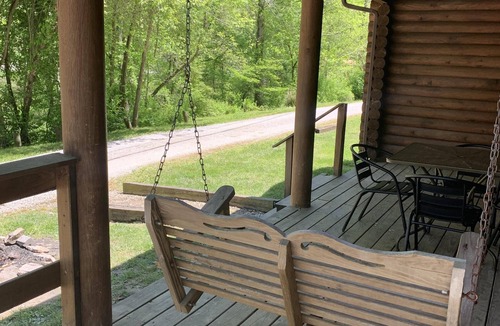 Slade Cabin | Cabin close to Natural Bridge State Park with hot tub and internet