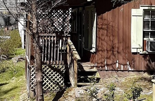 Chimney Rock Cabin | Cabin-Ensuite-Mountain View-Waterfall Cabin
