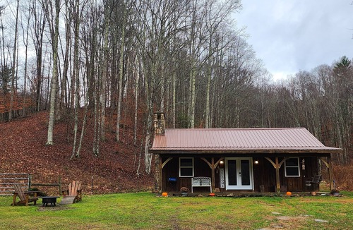 Frank Cabin | Cabin Near Still Waters