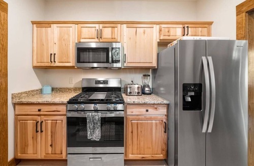 Lake Lure House | Cabin: Newly Built, Amazing Lake&Mtn Views, Gas Fire Pit, Hot Tub, Fully Stocked, New Appliances, 3 King Beds, 1 Floor