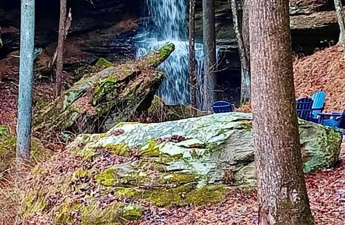 Rogers House | Cabin of Freedom Falls -Private Waterfall Hot Tub- Secluded & Luxury Log Cabin Retreat
