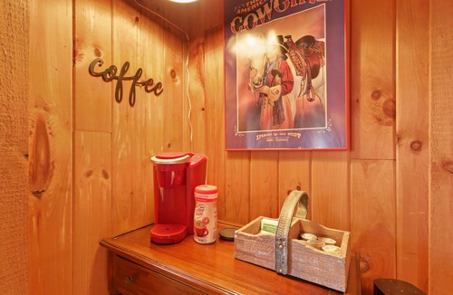 Banner Elk Cabin | Cabin on 6 Acres, VIEWS, Hot Tub + Fire Pit, Games