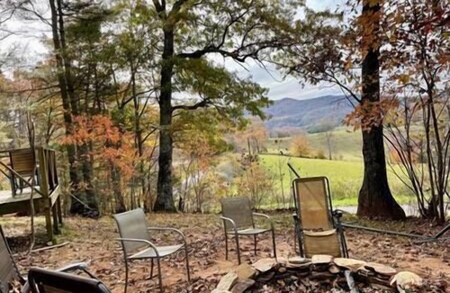 Green Mountain Cabin | Cabin w/Mountain & Sunset Views One Bedroom & Loft