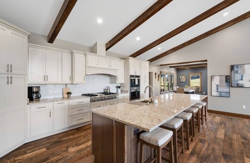 Campton House | Calaboose Retreat- Hot Tub, Outdoor Pool, Pool Table, FirePit, Fireplace