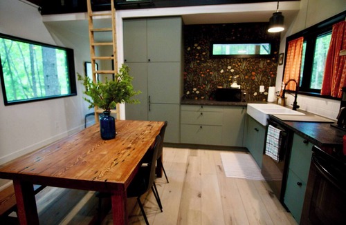 Campton Cabin | Camp Firefly, Secluded Cabin, Hot Tub, Forest View, Cozy Escape great for couples with kids!