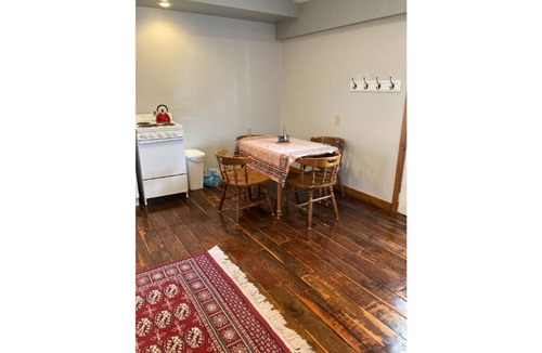 Greene County Cabin | Campstay in a country cabin nestled by hills of TN !