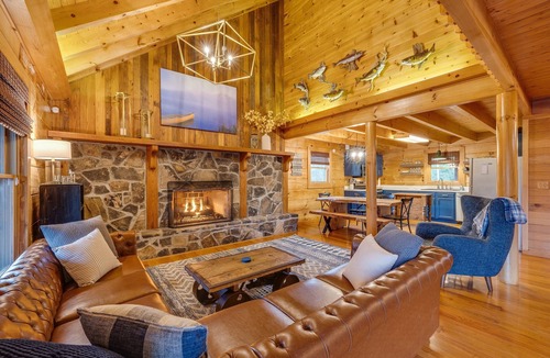 Butler Cabin | Canyon Dream - Watauga Lake Dock Firepit & Summer Fun Awaits