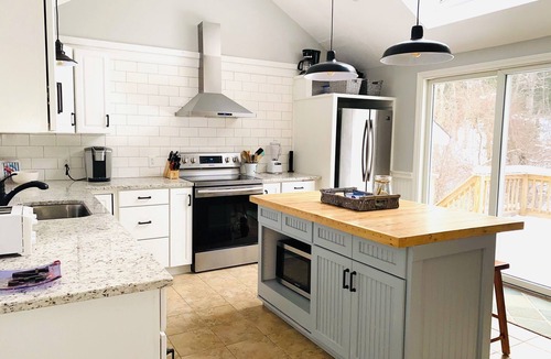 Northwest Harwich House | Cape Cod Family Escape – Lake, Beach, Bikes & Firepit!