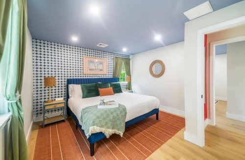 Northwest Harwich House | Cape Cod heated Pool, Putting Green, Speak Easy, Game room,