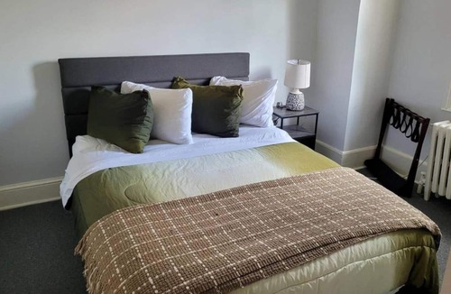 Stanton Park Apartment | Capitol Hill apt walk to Union Station wparking