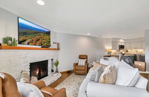 Blowing Rock Condo | Cardinal 303 | Fireplace, Restaurant, Pool, Spa