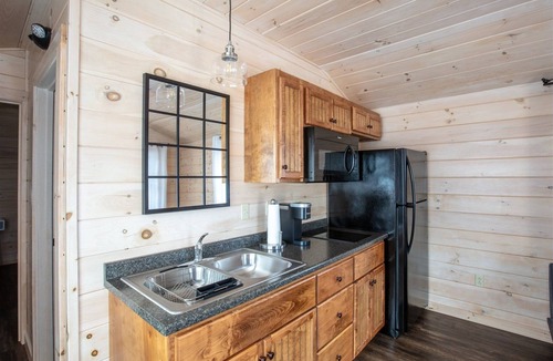North Sebago Villa | Cardinal Limit 3 1 Bedroom Cabin