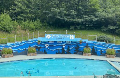 Gatlinburg Hotel | Carr's Northside Hotel and Cottages