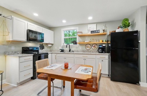 Milford Apartment | Carriage House Retreat 1