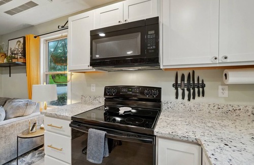 Milford Apartment | Carriage House Retreat 1