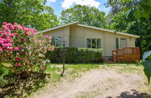 Marstons Mills House | Central AC 3 Min Walk to Pond