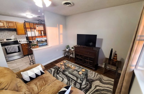 Lexington Apartment | Central Stay! Near UK/Downtown/Campus.