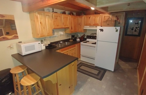 Chalet Village Ski Chalet | Chalet Getaway! Great Location By Mountain Stream On Ski Mountain Rd! Hot Tub