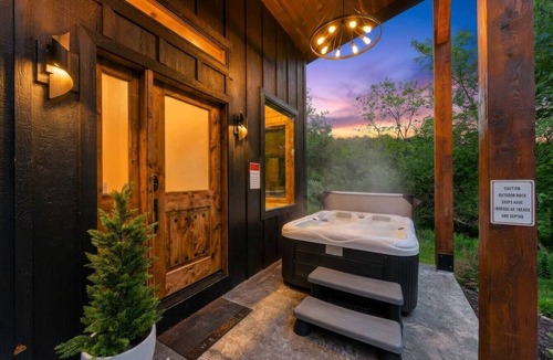 Swanton Cabin | Chalet in the Orchard; Romance, Luxury, Relaxation