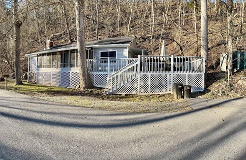 Lynn Garden Cabin | Charming 1-Bedroom, 1-bunk room, fishing in Gate City with Central Air, WiFi