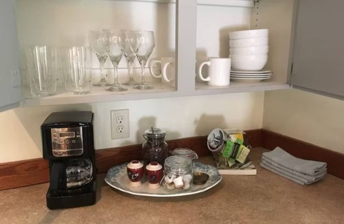 Jackson Park Cottage | Charming 1-bedroom cottage One Mile From Downtown Asheville, Pet Friendly