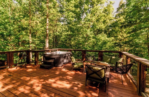 Rogers Cabin | Charming 2-bedroom A Frame cabin in Red River Gorge - The Raven