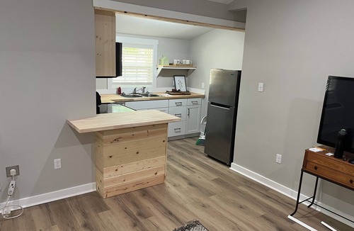 Waneta Cottage | Charming 2-bedroom cottage with WiFi, AC, close to SXS trails in Mckee, KY.