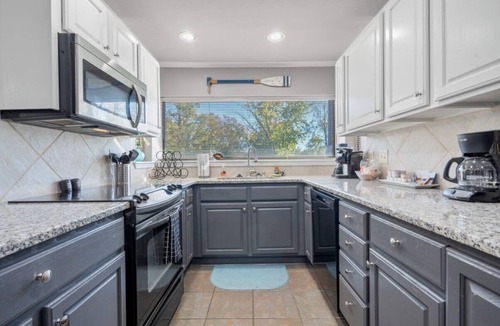 Lake Hamilton Condo | Charming 2-bedroom condo with AC in Hot Springs