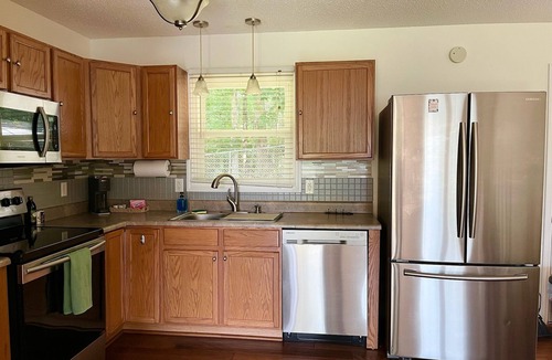Jonesborough House | Charming 2 bedroom house with AC in Jonesborough