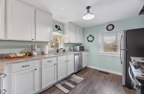 Ashley Falls House | Charming Ashley Falls Getaway