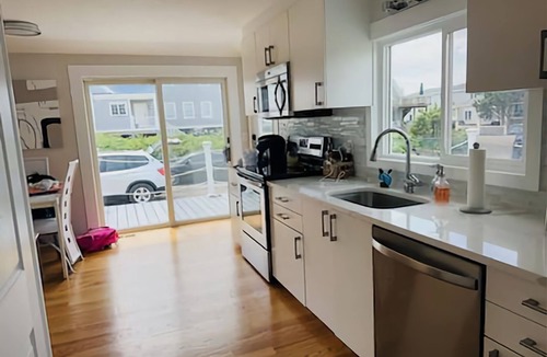 Humarock House | Charming Beach Front House in Humarock! Sleeps 8 Comfortably