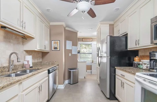 Lexington House | Charming Cottage - Near I-75 & Horse Park + Farms