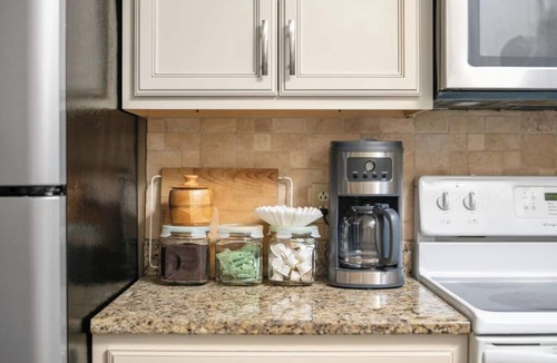 Lexington House | Charming Cottage - Near I-75 & Horse Park + Farms