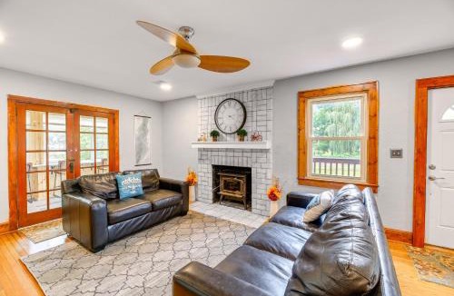 Damascus House | Charming Damascus Retreat w/Deck & Creek Views!